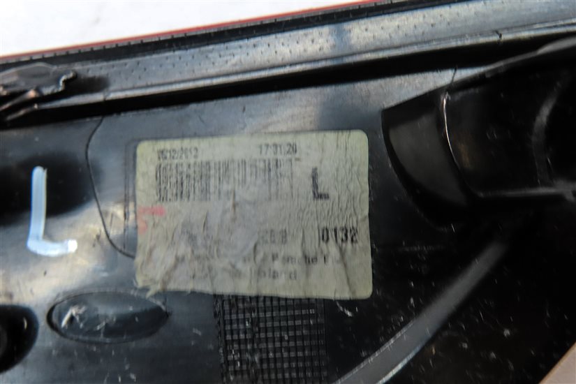 Thumbnail 5: 2013 PORSCHE CAYENNE (958) REAR LEFT DRIVER LOWER BUMPER SAFETY REFLECTOR