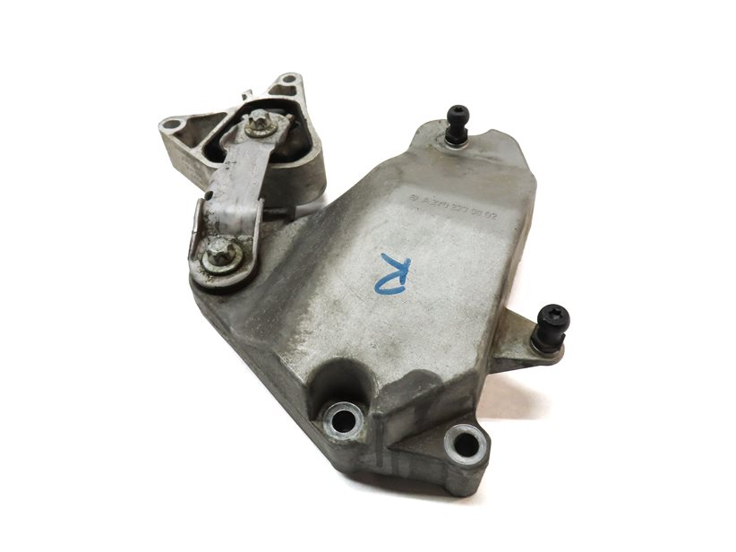 Thumbnail 2: 2016 MERCEDES GLA250 (X156) 2.0L TURBO RIGHT UPPER ENGINE MOTOR MOUNT BRACKET