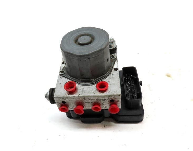 Thumbnail 2: 2015-2020 MERCEDES GLA250 (X156) ABS ANTI LOCK BRAKE PUMP w/ MODULE