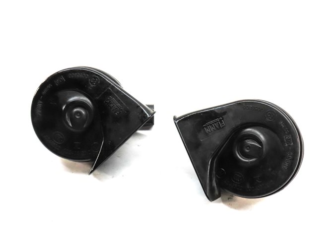 14-17 MERCEDES B250 CLA250 GLA250 (C117 W117 W246 X156) HIGH & LOW TONE HORN SET