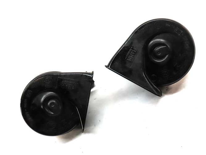 Thumbnail 3: 14-17 MERCEDES B250 CLA250 GLA250 (C117 W117 W246 X156) HIGH & LOW TONE HORN SET