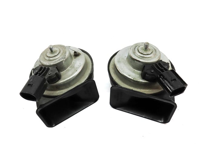 Thumbnail 4: 14-17 MERCEDES B250 CLA250 GLA250 (C117 W117 W246 X156) HIGH & LOW TONE HORN SET
