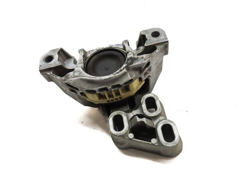 Thumbnail 2: 2016 MERCEDES GLA250 (X156) 2.0L TURBO LEFT AUTOMATIC TRANSMISSION MOUNT BRACKET