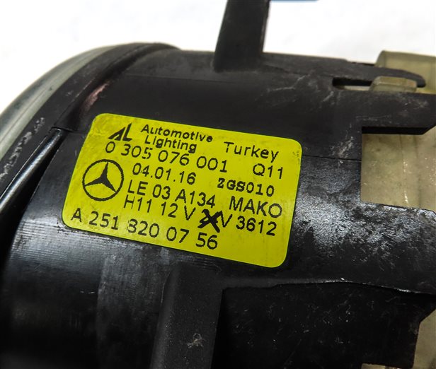 Thumbnail 6: 06-13 MERCEDES B C CL GL GLA ML S CLS (X164 X204 W164 W221) LEFT FOGLIGHT LAMP