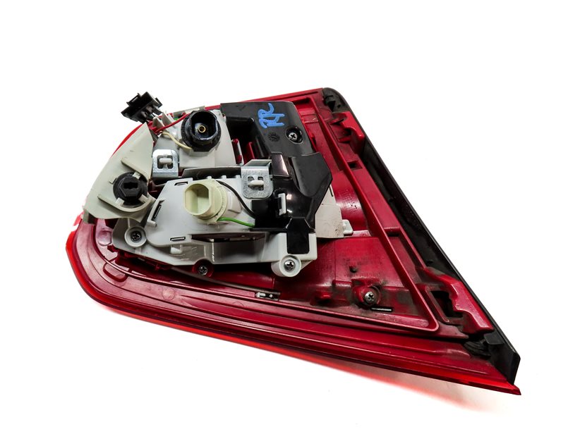 Thumbnail 5: 2015-2020 MERCEDES GLA250 (X156) RIGHT PASSENGER REAR INNER TAILLIGHT LIGHT LAMP
