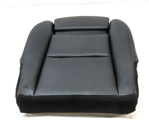 Thumbnail 4: 16 MERCEDES GLA250 (X156) FRONT RIGHT PASSENGER HEATED LOWER SEAT CUSHION(BLACK)