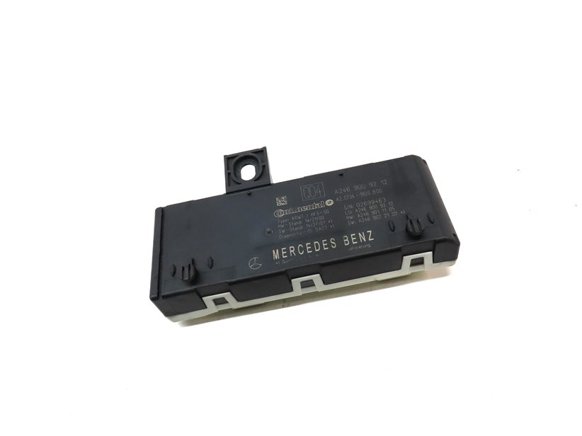 Thumbnail 3: 16 MERCEDES GLA250 (X156) REAR TRUNK TAILGATE LIFTGATE HATCH LIFT CONTROL MODULE