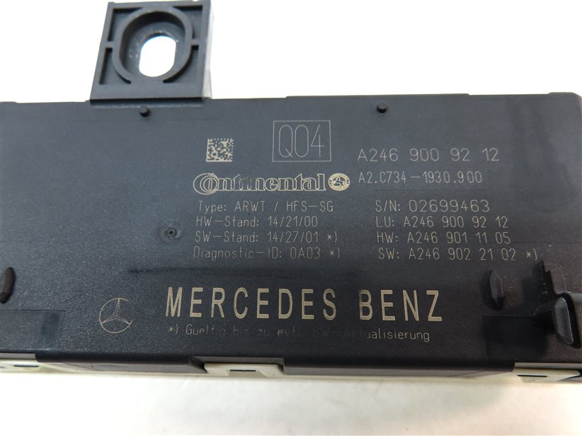 Thumbnail 4: 16 MERCEDES GLA250 (X156) REAR TRUNK TAILGATE LIFTGATE HATCH LIFT CONTROL MODULE