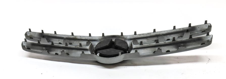 Thumbnail 5: 2015-2017 MERCEDES BENZ GLA250 (X156) FRONT UPPER CENTER HOOD VENT GRILLE TRIM