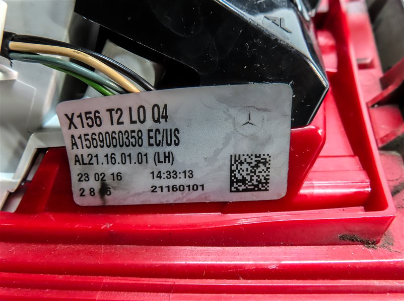 Thumbnail 6: 2015-2020 MERCEDES GLA250 (X156) LEFT DRIVER REAR INNER TAILLIGHT LIGHT LAMP