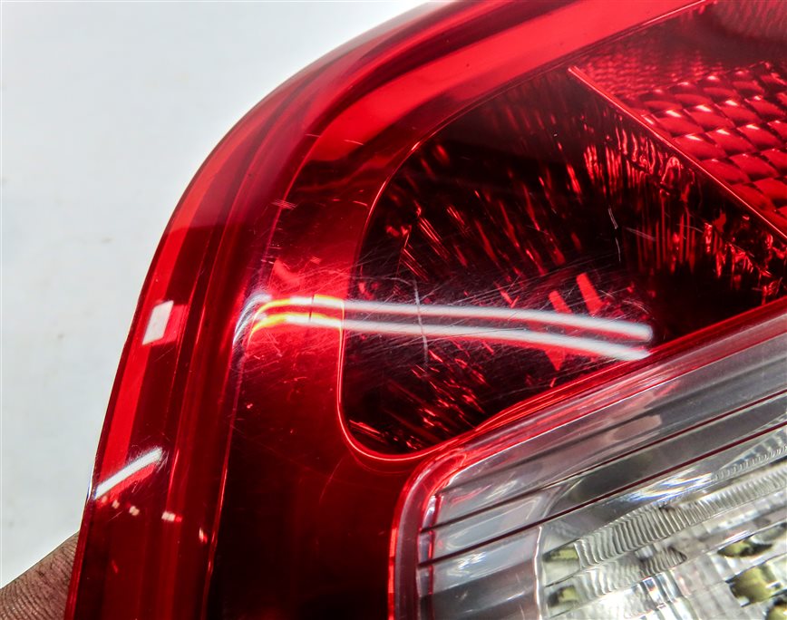 Thumbnail 7: 2015-2020 MERCEDES GLA250 (X156) LEFT DRIVER REAR INNER TAILLIGHT LIGHT LAMP