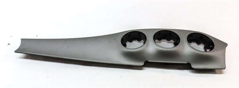Thumbnail 4: 2016 MERCEDES GLA250 (X156) INTERIOR CENTER DASH VENT TRIM BEZEL (SILVER)