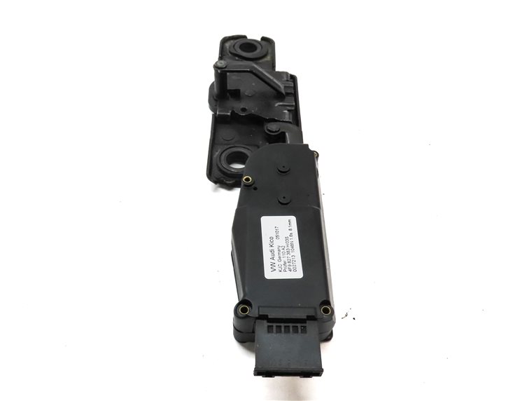 Thumbnail 4: 2018 AUDI Q3 (8U) REAR TRUNK TAILGATE LIFTGATE HATCH LATCH STRIKER PLATE