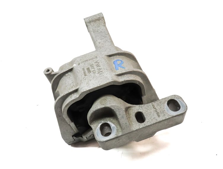 Thumbnail 3: 2018 AUDI Q3 (8U) 2.0L TURBO (CCTA) RIGHT PASSENGER ENGINE MOTOR MOUNT BRACKET