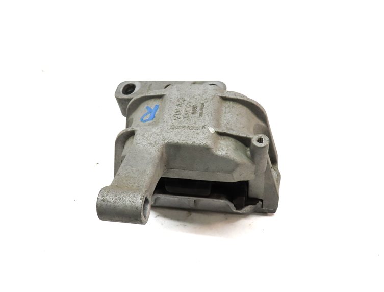 Thumbnail 4: 2018 AUDI Q3 (8U) 2.0L TURBO (CCTA) RIGHT PASSENGER ENGINE MOTOR MOUNT BRACKET
