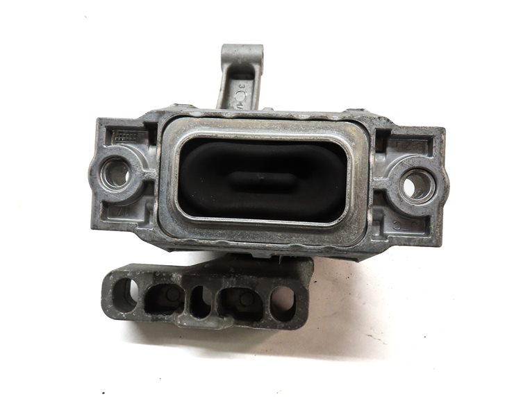 Thumbnail 5: 2018 AUDI Q3 (8U) 2.0L TURBO (CCTA) RIGHT PASSENGER ENGINE MOTOR MOUNT BRACKET