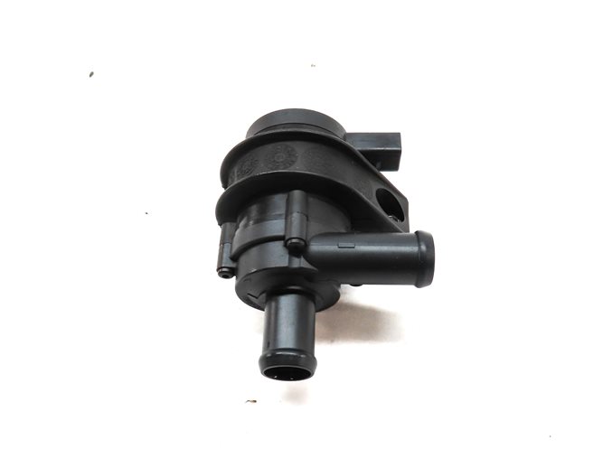 Thumbnail 2: 2018 AUDI Q3 (8U) 2.0L TURBO (CCTA) ENGINE AUXILIARY WATER COOLANT PUMP