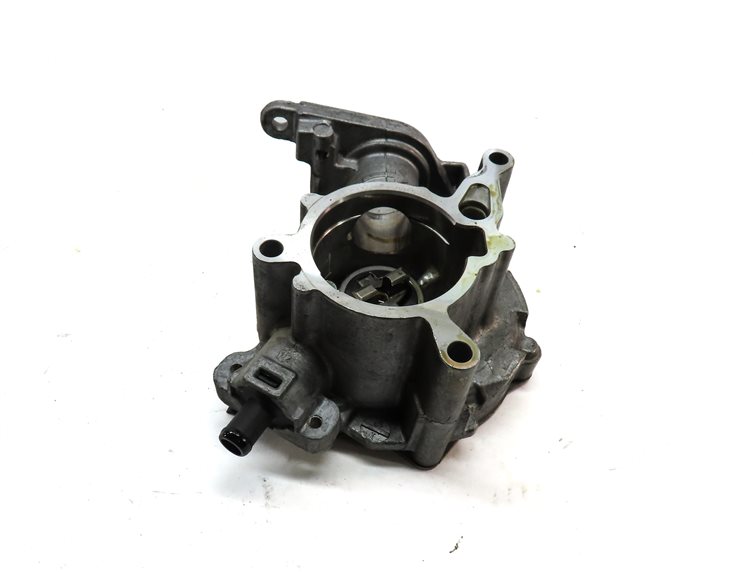 Thumbnail 2: 2015-2018 AUDI Q3 (8U) 2.0L CCTA TURBO ENGINE BRAKE VACUUM PUMP
