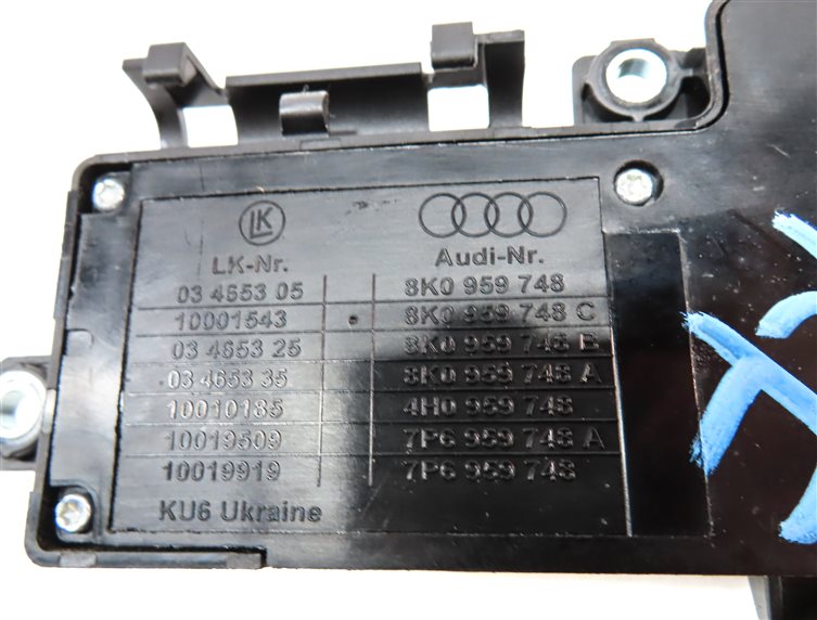 Thumbnail 6: 2018 AUDI Q3 (8U) FRONT RIGHT PASSENGER SEAT POSITION ADJUST SWITCH