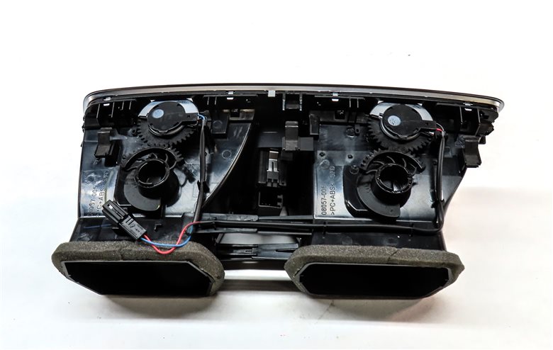 Thumbnail 5: 2018 AUDI Q3 (8U) FRONT CENTER DASH HEAT AIR AC HVAC DUAL VENT (BLACK)
