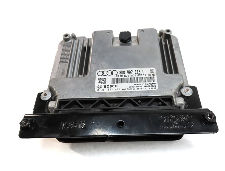 Thumbnail 6: 18 AUDI Q3 8U 2.0L TURBO CCTA SPEEDOMETER ECU IMMOBILIZER MODULE SET/9 (57k)