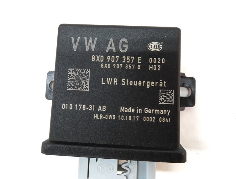 Thumbnail 4: 2018 AUDI Q3 (8U) HEADLIGHT HEAD LIGHT LAMP RANGE CONTROL MODULE