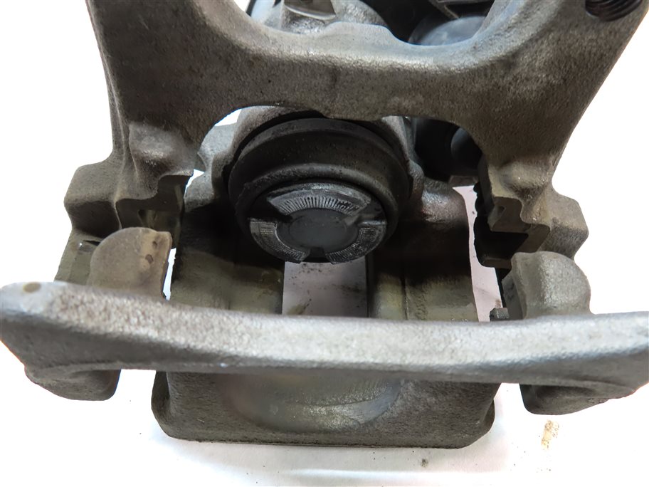Thumbnail 7: 2016-2018 AUDI Q3 (8U) REAR RIGHT BRAKE CALIPER w/ ACTUATOR