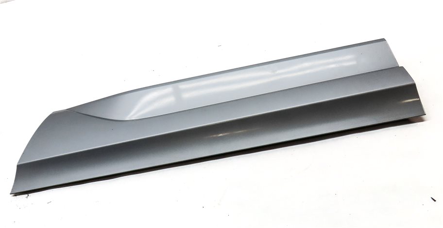 Thumbnail 3: 16-18 AUDI Q3 8U REAR LEFT LOWER DOOR TRIM MOULDING (SILVER)