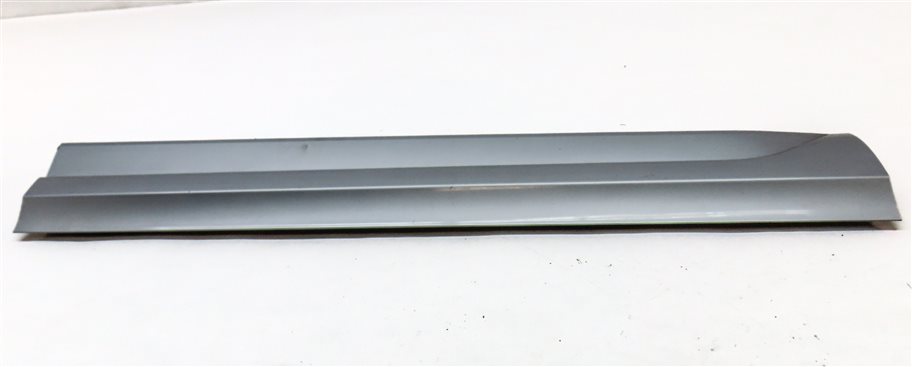 Thumbnail 2: 16-18 AUDI Q3 8U FRONT LEFT DRIVER LOWER DOOR TRIM MOULDING (SILVER)