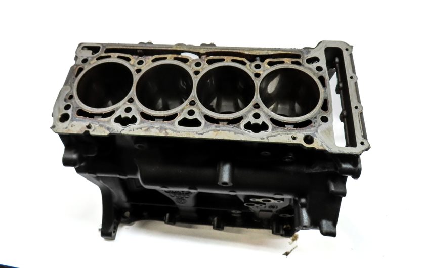Thumbnail 4: 2014-2018 AUDI Q3 (8U) VW CC EOS TIGUAN 2.0L TURBO ENGINE CYLINDER BLOCK BARE