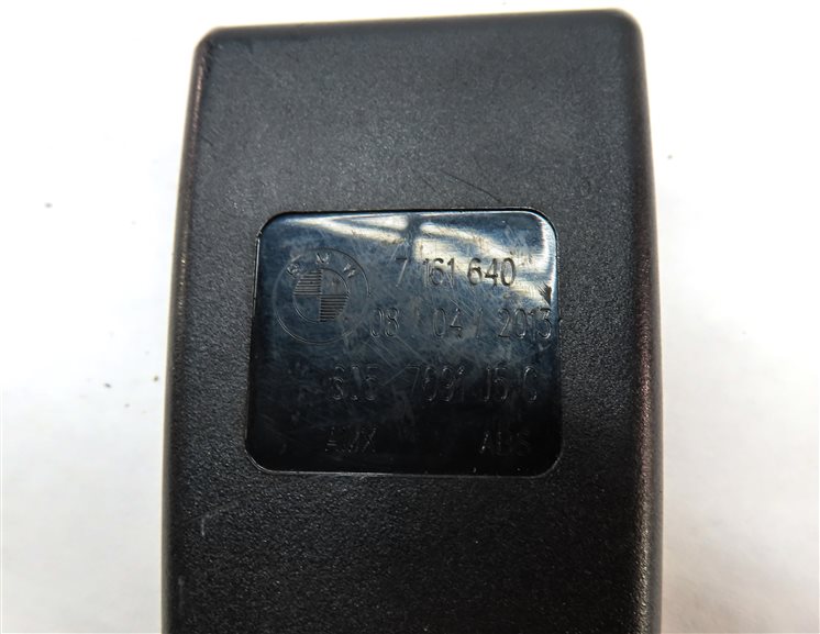 Thumbnail 6: 2013 BMW X5 (E70) REAR 2ND ROW LEFT/CENTER/RIGHT SEATBELT BUCKLE RECEIVER SET