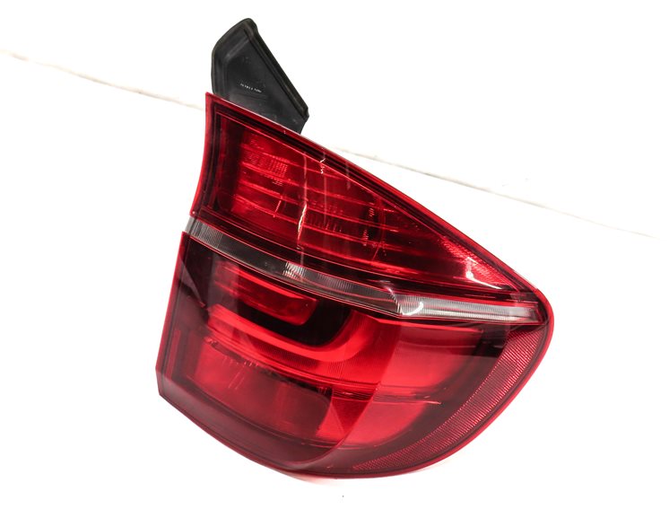 Thumbnail 4: 2011-2013 BMW X5 X5M (E70) RIGHT PASSENGER REAR OUTER TAILLIGHT BRAKE LIGHT LAMP