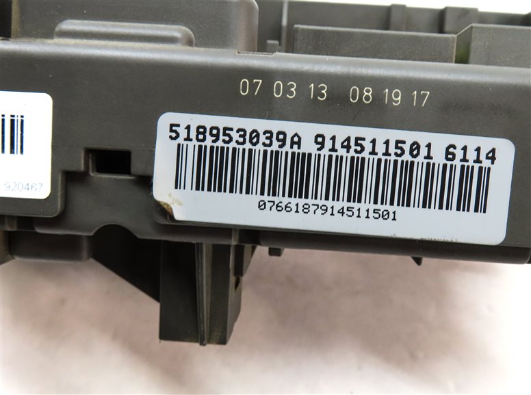 Thumbnail 5: 13 BMW X5 (E70) 3.0L TURBO (N55) ENGINE FRONT POWER DISTRIBUTION FUSE BOX PANEL