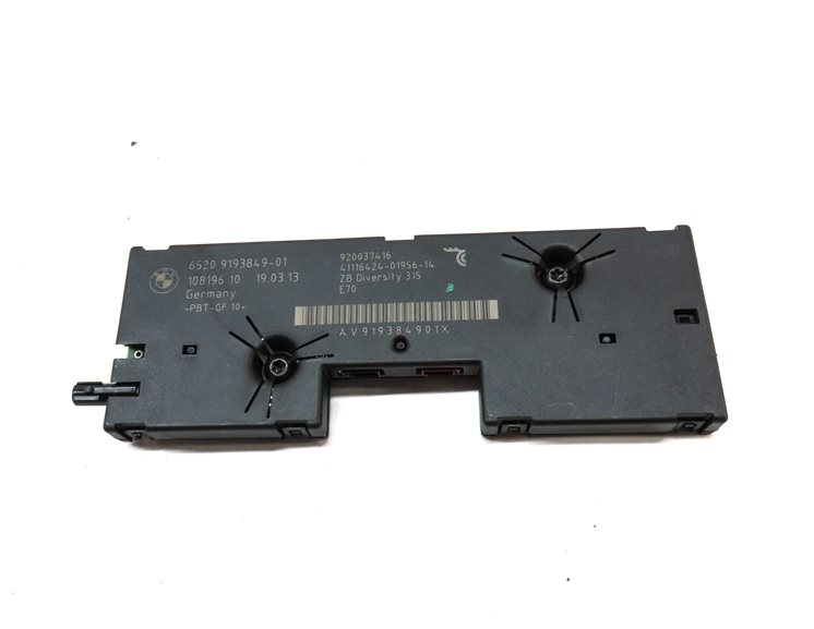 Thumbnail 2: 2013 BMW X5 (E70) RADIO STEREO ANTENNA DIVERSITY AMPLIFIER AMP