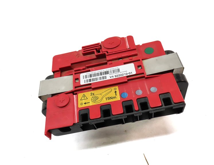 Thumbnail 3: 2013 BMW X5 (E70) 3.0L TURBO POSITIVE BATTERY POWER DISTRIBUTION PLATE BOX