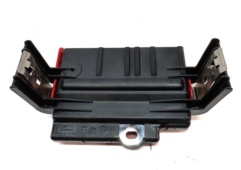 Thumbnail 5: 2013 BMW X5 (E70) 3.0L TURBO POSITIVE BATTERY POWER DISTRIBUTION PLATE BOX