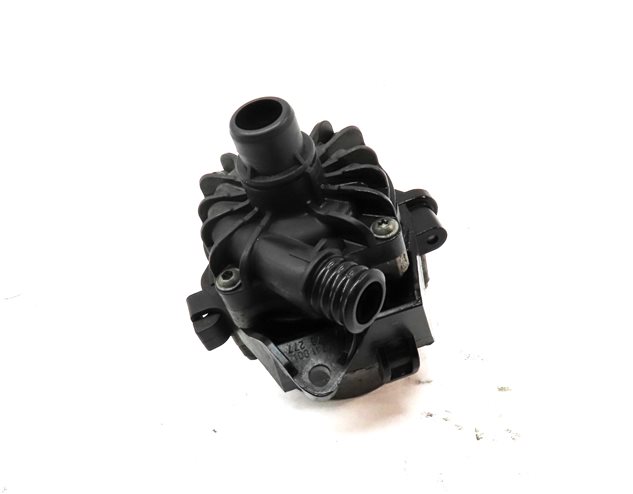 Thumbnail 3: 12 BMW X6 M X6M ///M (E71) 4.4L (S63) ENGINE RIGHT PASSENGER WATER COOLANT PUMP