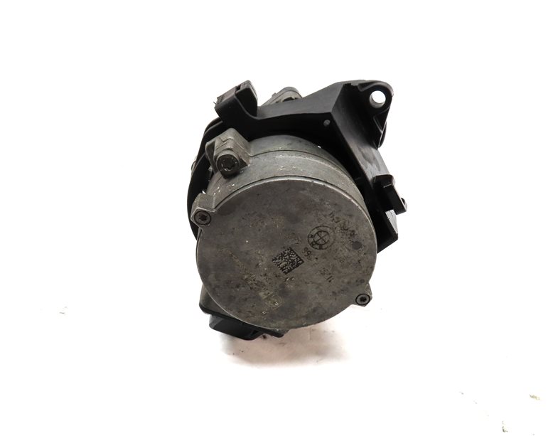 Thumbnail 5: 12 BMW X6 M X6M ///M (E71) 4.4L (S63) ENGINE RIGHT PASSENGER WATER COOLANT PUMP