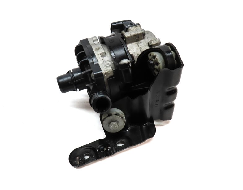 Thumbnail 5: 2012 BMW X6 M X6M ///M (E71) 4.4L (S63) ENGINE LEFT DRIVER WATER COOLANT PUMP