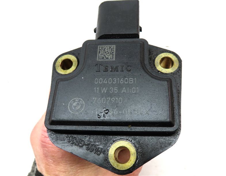 Thumbnail 6: 2012 BMW X6 M X6M ///M (E71) 4.4L (S63) ENGINE MOTOR OIL FLUID LEVEL SENSOR