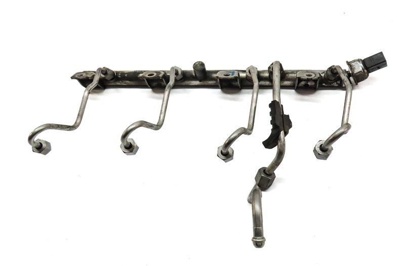 Thumbnail 8: 12 BMW X6 M X6M ///M (E71) 4.4L S63 LEFT & RIGHT FUEL RAIL SET w/LINES & SENSORS