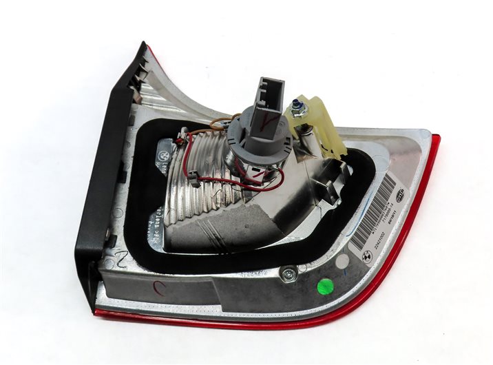 Thumbnail 5: 2008-2012 BMW X6 X6M (E71 E72) RIGHT PASSENGER REAR INNER TAILLIGHT LIGHT LAMP