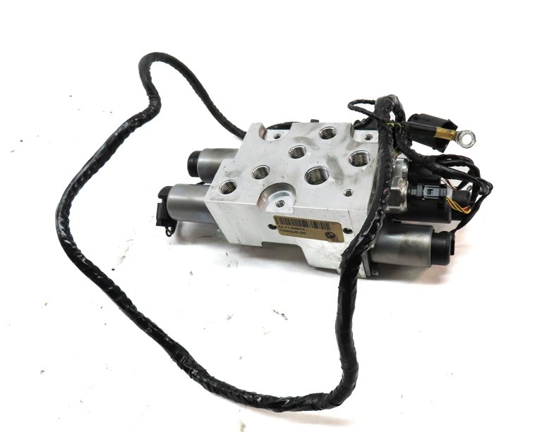 Thumbnail 5: 12 BMW X6 M X6M ///M (E71) DYNAMIC DRIVE ACTIVE SUSPENSION HYDRAULIC VALVE BLOCK