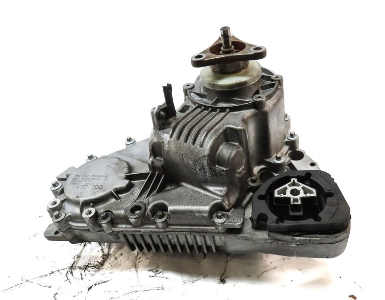 Thumbnail 2: 2009-2014 BMW X5M X6 X6M (E70 E71) 4.4L S63 TWIN TURBO ENGINE - TRANSFER CASE