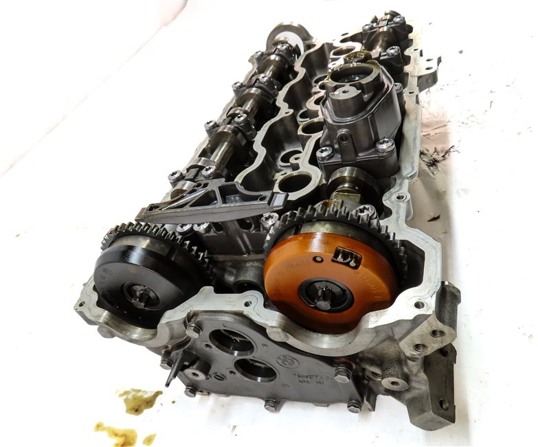 Thumbnail 5: 2010-2013 BMW X5M X6M ///M E70 E71 4.4L TURBO S63 RIGHT CYLINDER HEAD ASSEMBLY