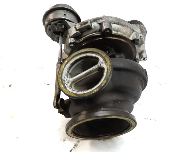 Thumbnail 5: 2010-2014 BMW X5M X6M ///M (E70 E71) 4.4L S63 V8 ENGINE - RIGHT TURBOCHARGER