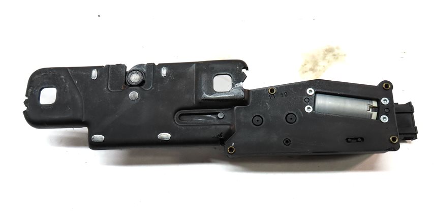 Thumbnail 6: 2014 AUDI SQ5 (B8 8R) REAR TRUNK TAILGATE LIFTGATE HATCH STRIKER w/ ACTUATOR