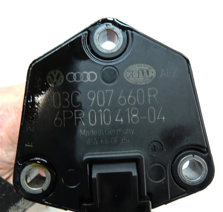 Thumbnail 6: 2014 AUDI SQ5 (B8 8R) 3.0L SUPER (CTUD) ENGINE MOTOR OIL FLUID LEVEL SENSOR