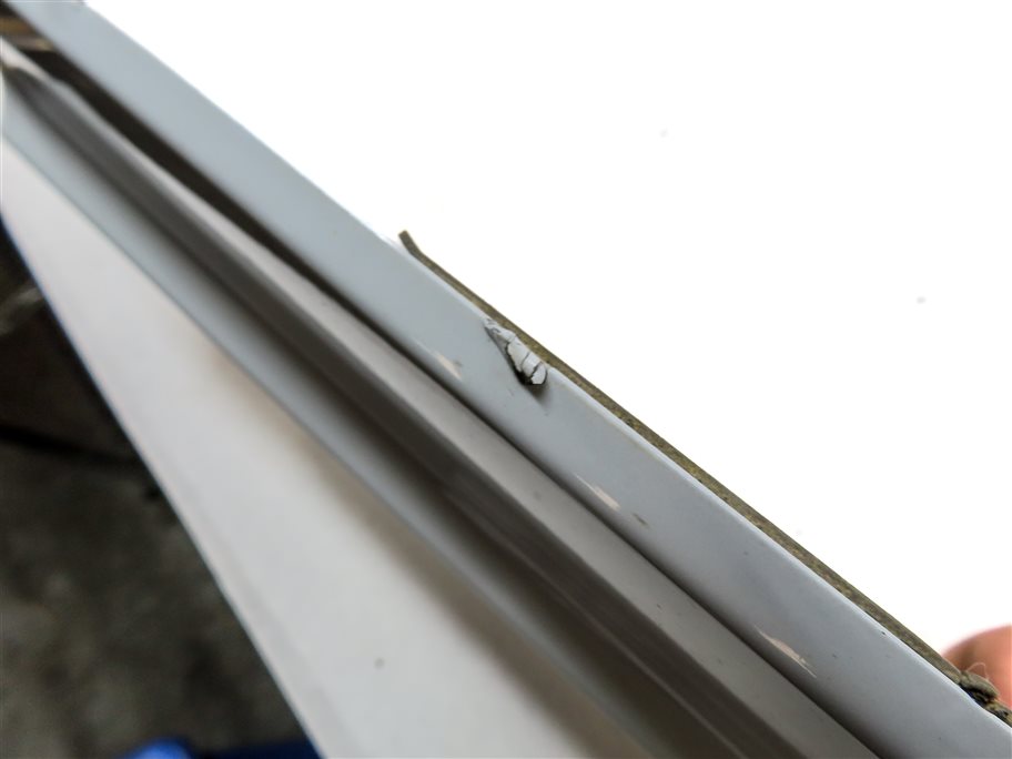Thumbnail 10: 2014 AUDI SQ5 (B8 8R) FRONT RIGHT PASSENGER EXTERIOR LOWER DOOR MOULDING (WHITE)