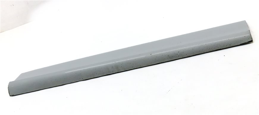 Thumbnail 2: 2014 AUDI SQ5 (B8 8R) FRONT RIGHT PASSENGER EXTERIOR LOWER DOOR MOULDING (WHITE)